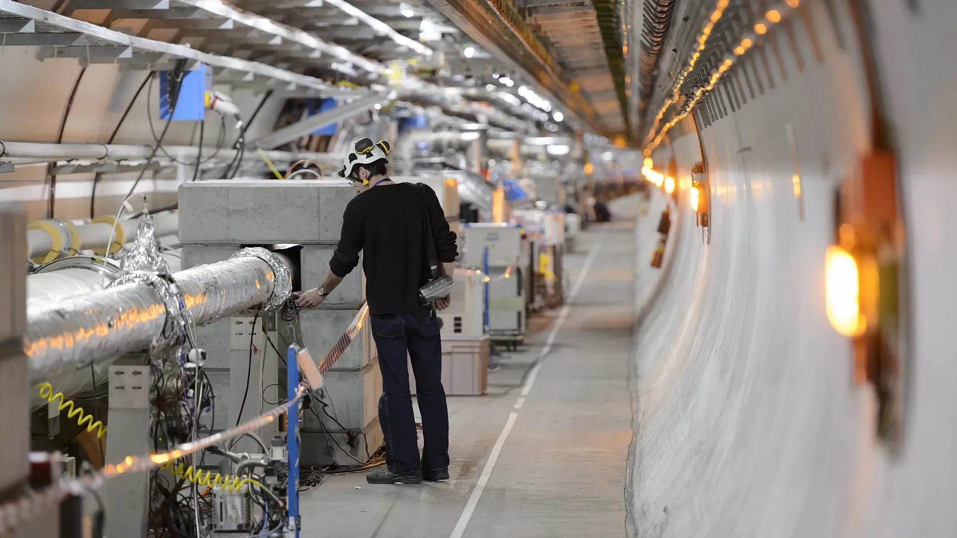 Hunting for ‘ghost particles’